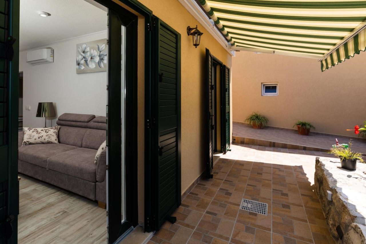 Apartment Pod Nespolom Trsteno Esterno foto